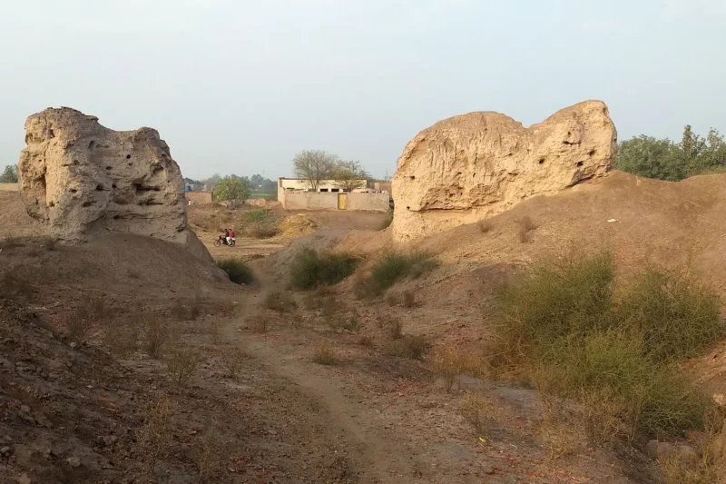 Archaeological site at Tulamba with the town in the background