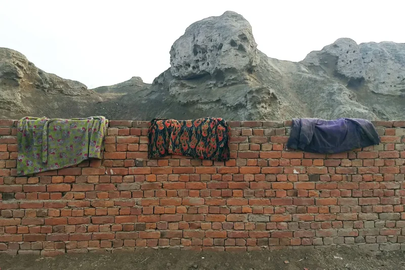 Washing hanging near the Tulamba archaeological site